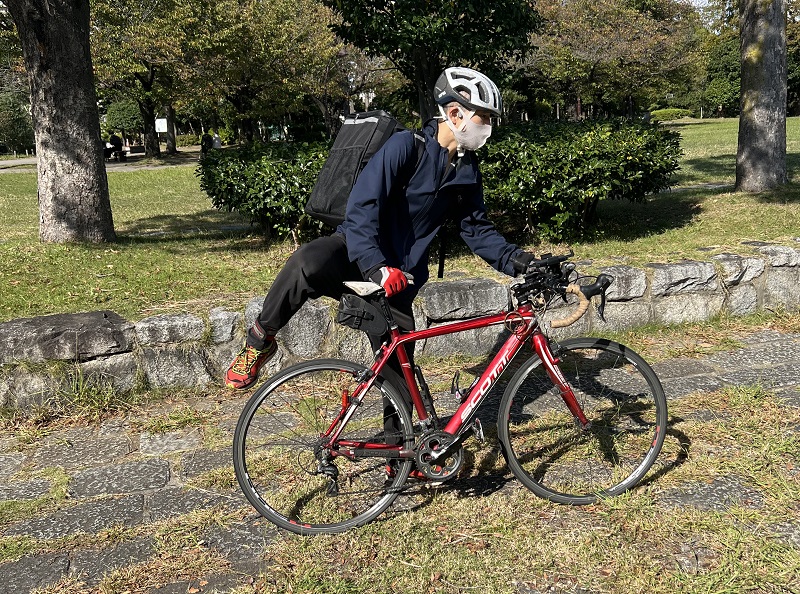 乗り込み方_スポーツバイク_悪い例2