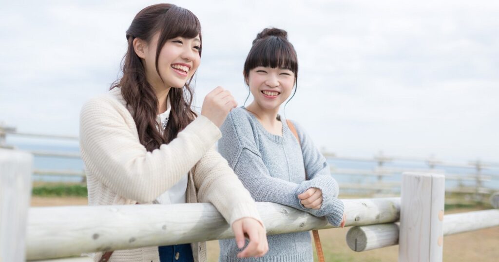 女性2人で旅行中_1200_630