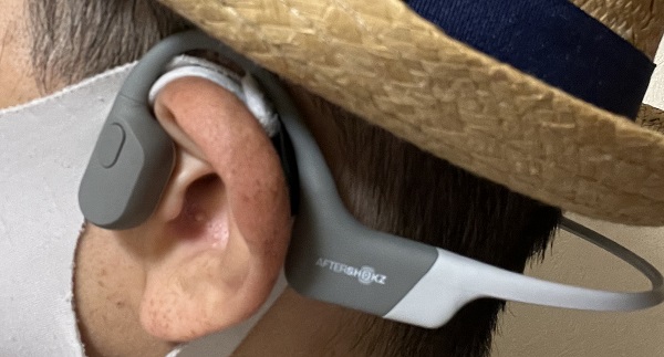 骨伝導ヘッドホン_装着時